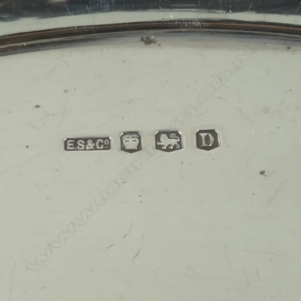 A heavy mid-20thC two handled silver tray, Image 1++