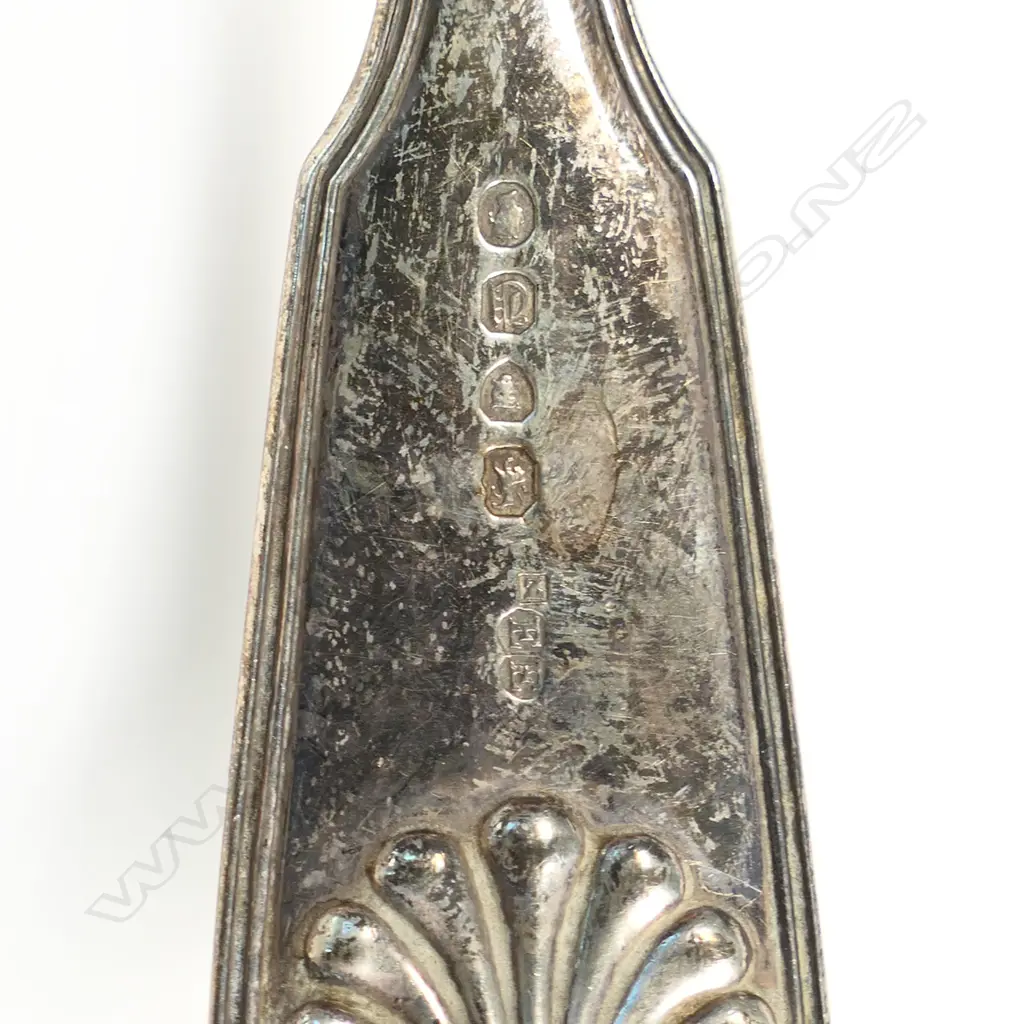 A Victorian silver fish slice, Image 1++
