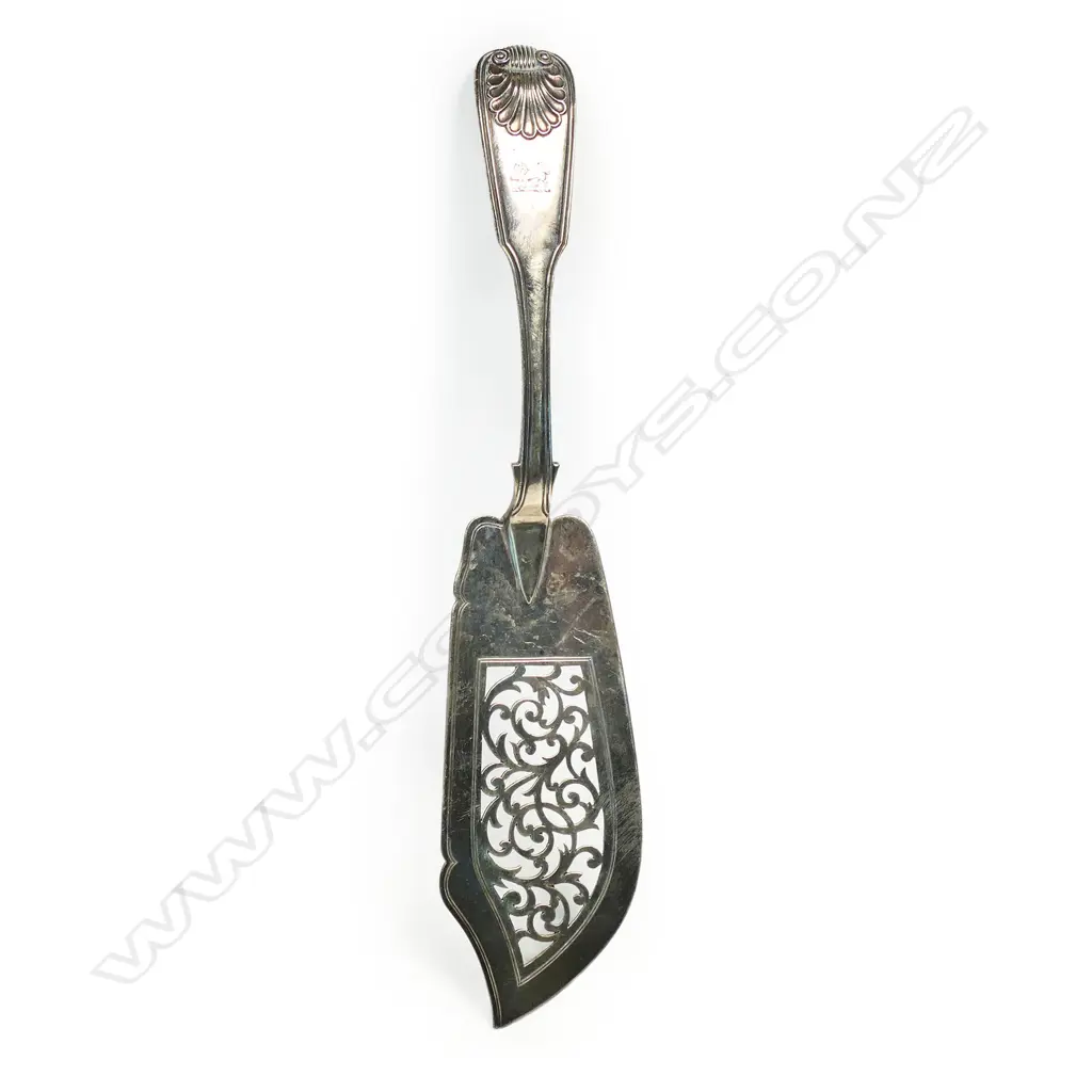A Victorian silver fish slice, Image 1++
