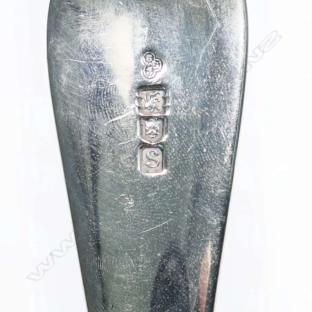 An early 20thC silver soup ladle, Image 1++