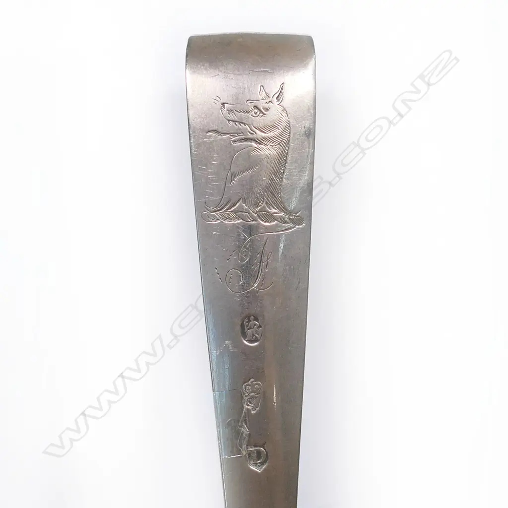 A George III Irish silver pie spoon, Image 1++