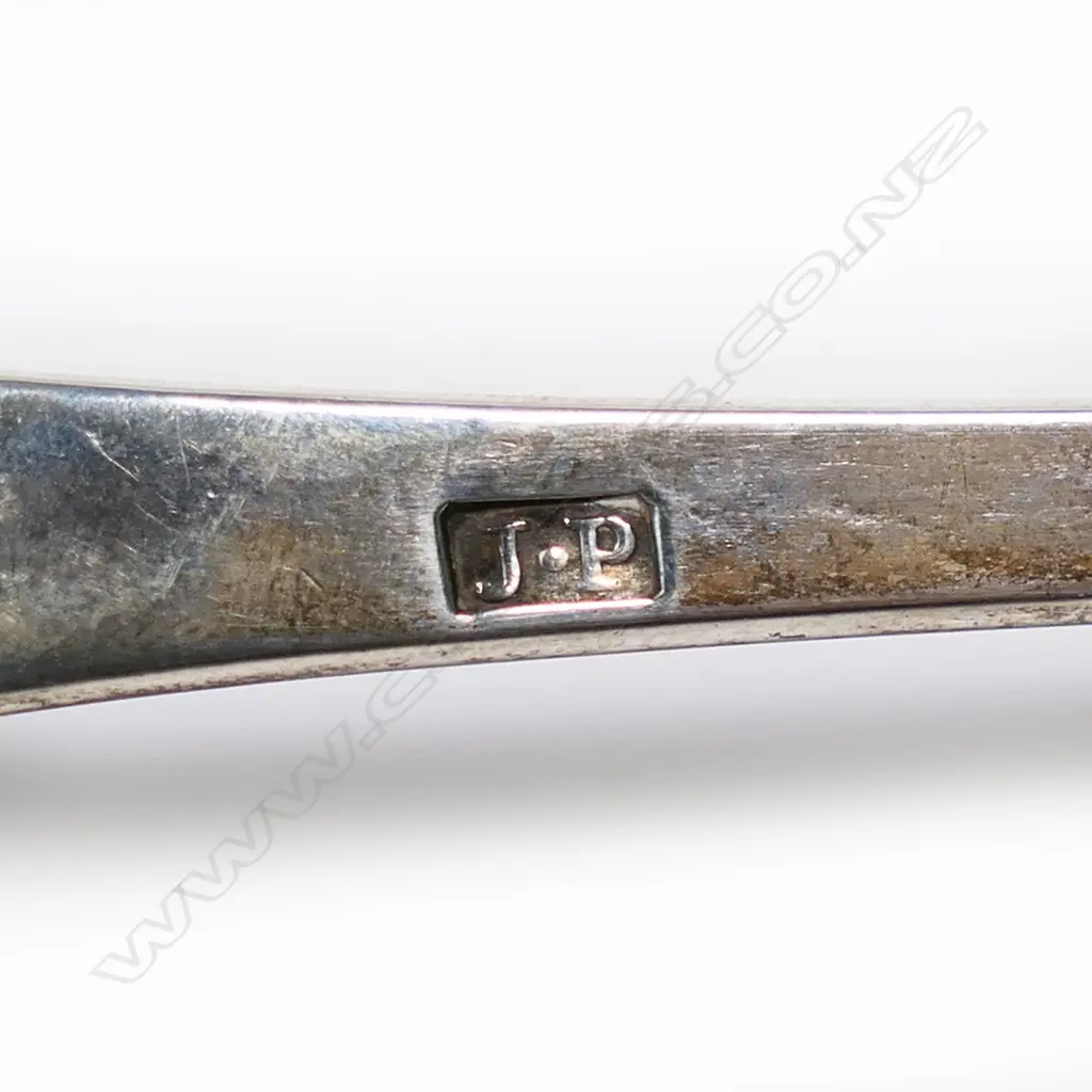 A George III Irish silver pie spoon, Image 1++