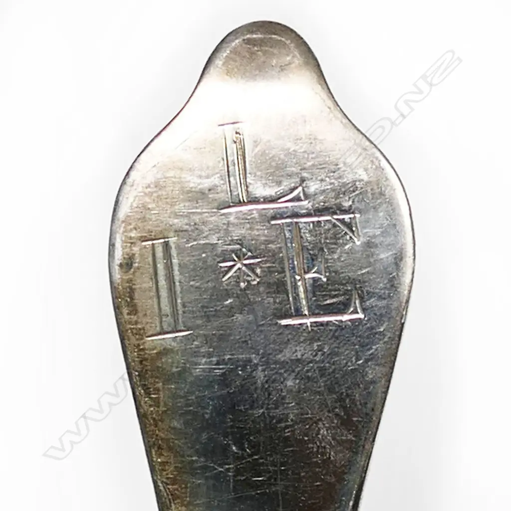 A rare set of six silver Queen Anne tablespoons, Image 1++