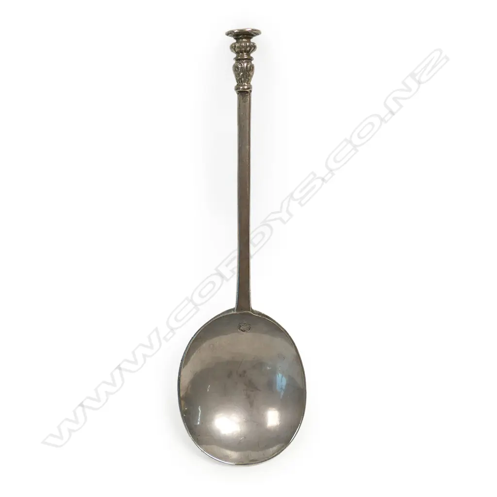 A 17thC silver seal top spoon, Image 1++
