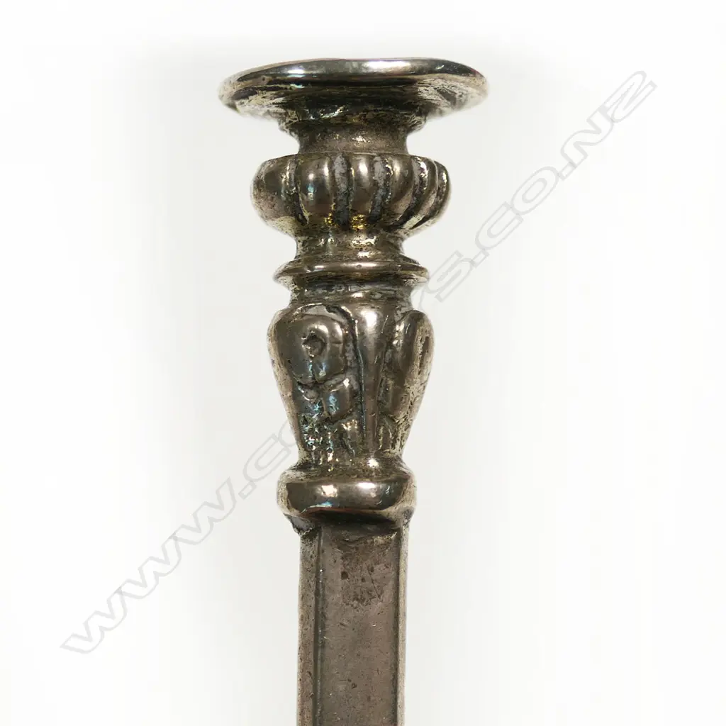 A 17thC silver seal top spoon, Image 1++
