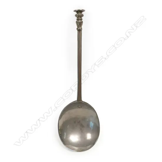 A 17thC silver seal top spoon,