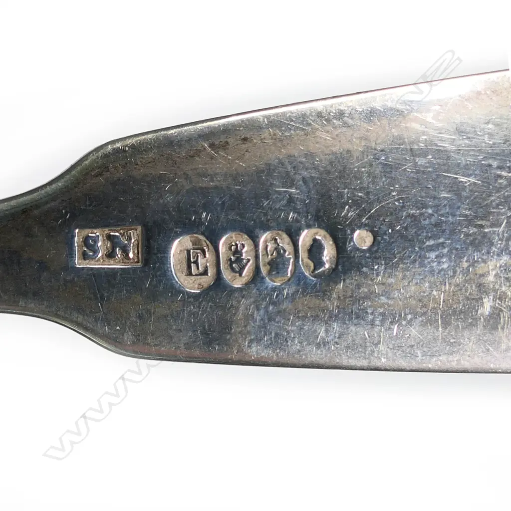 A set of six George IV Irish silver dessert spoons, Image 1++