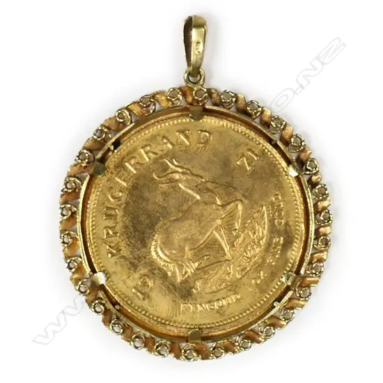 A 1971 gold Krugerrand coin in 9ct gold pendant mount,