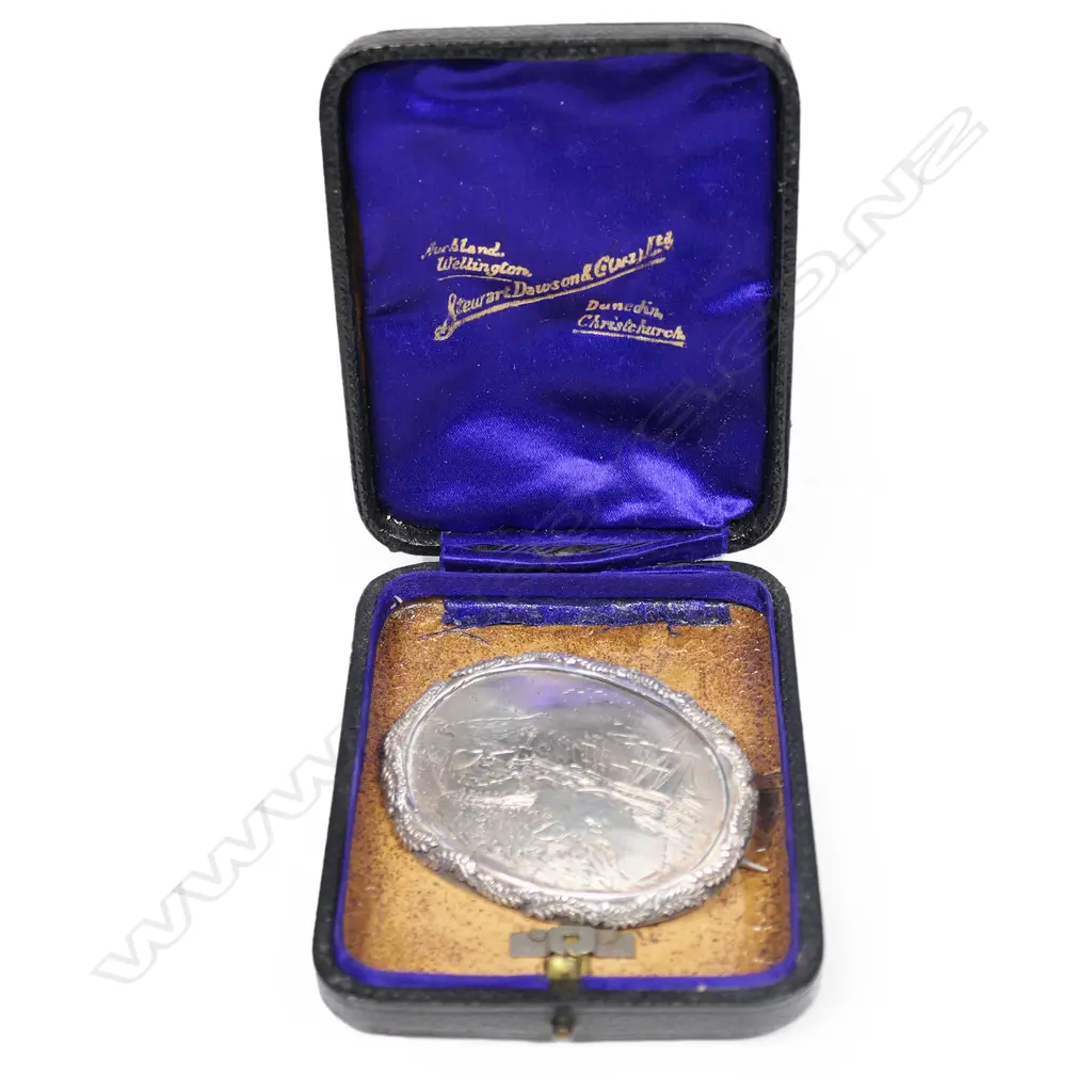 A rare New Zealand historical 1871 presentation silver whaling themed brooch, Image 1++