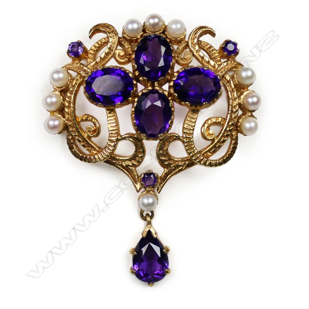 A 9ct gold amethyst and pearl antique style brooch, Image 1++