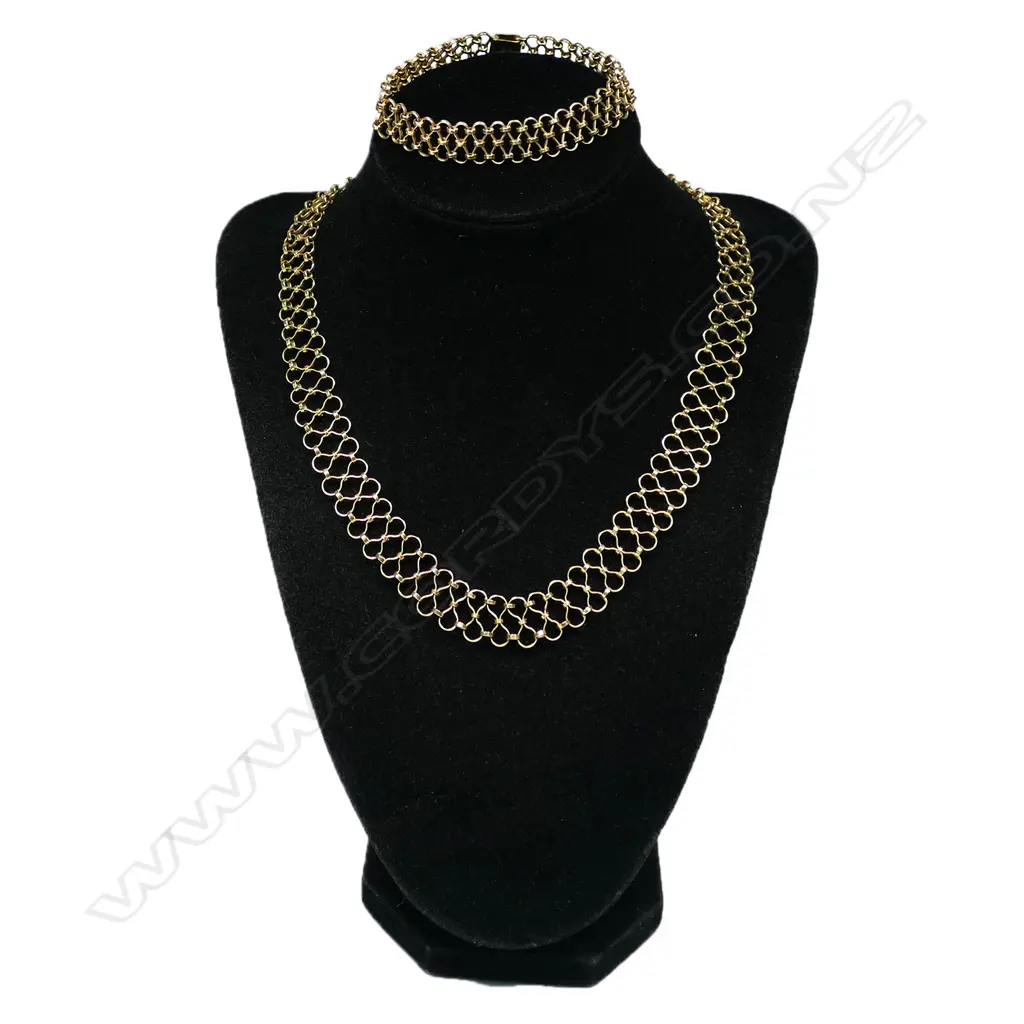 A 14ct gold chain necklace and bracelet, Image 1++