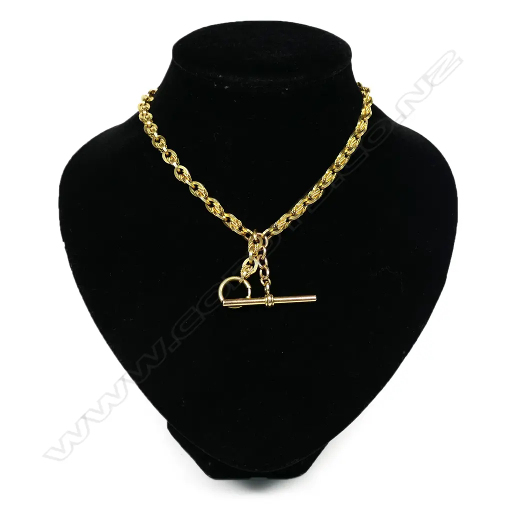 A 9ct yellow gold Prince of Wales link Albert chain, Image 1++