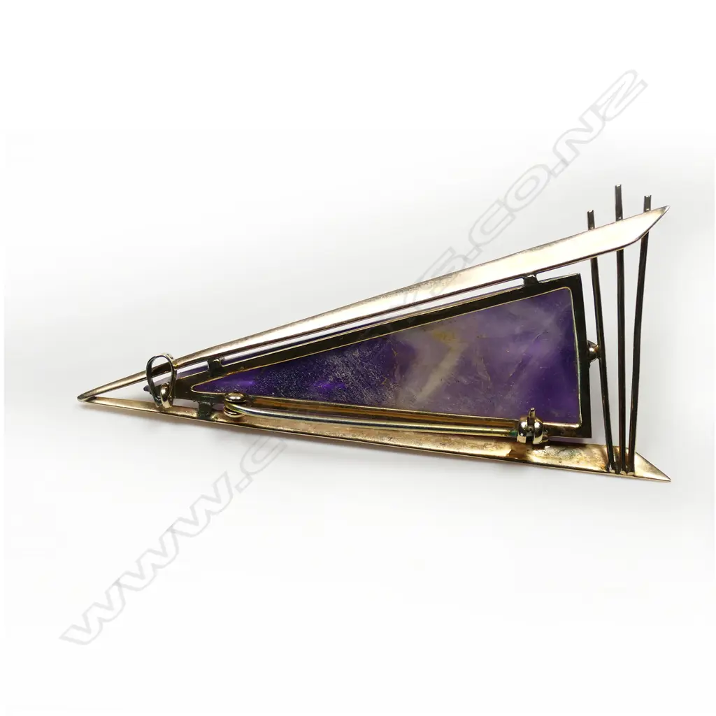 A retro 9ct gold and amethyst pendant/brooch, Image 1++