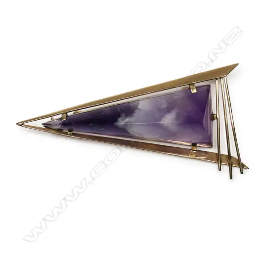A retro 9ct gold and amethyst pendant/brooch,