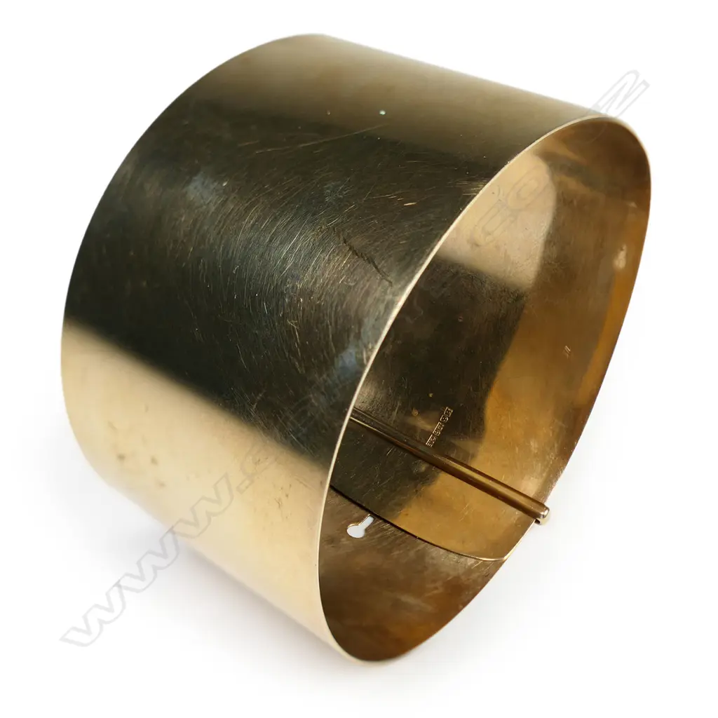 A vintage 9ct rose gold wide cuff bangle, Image 1++