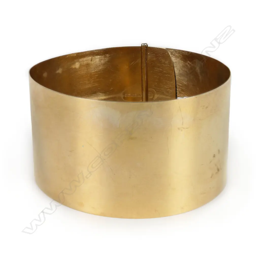 A vintage 9ct rose gold wide cuff bangle, Image 1++