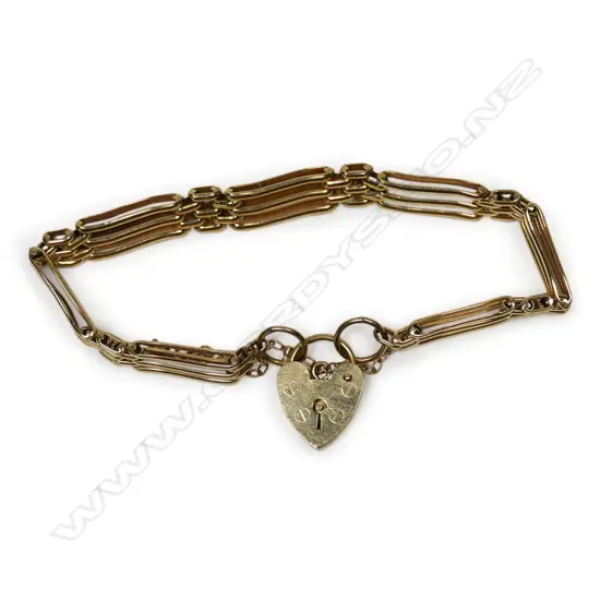 A 9ct gold gate link bracelet,