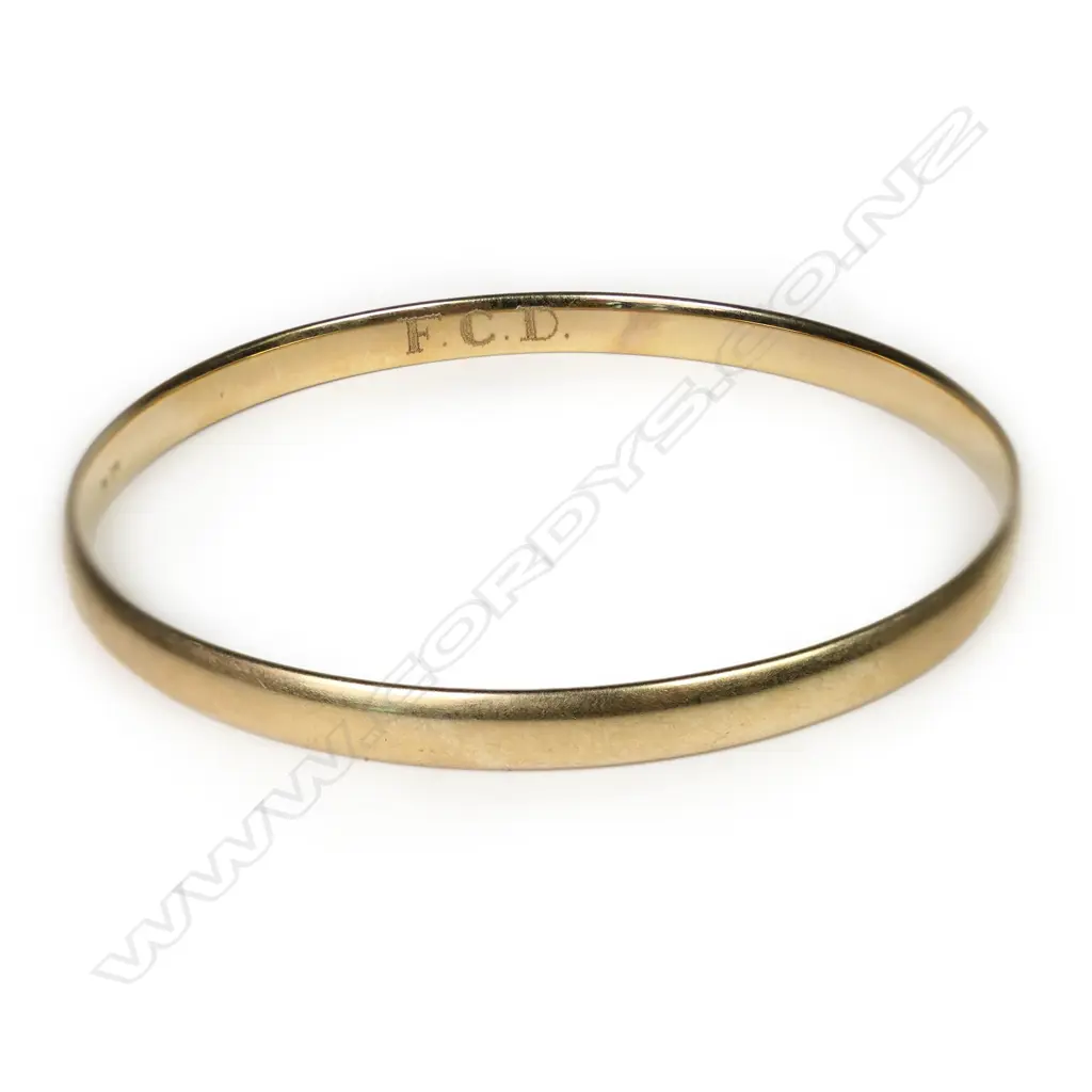 A 9ct gold bangle, Image 1++