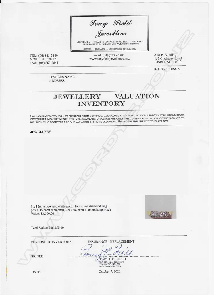 An estate 18ct gold and four stone diamond ring, Image 1++