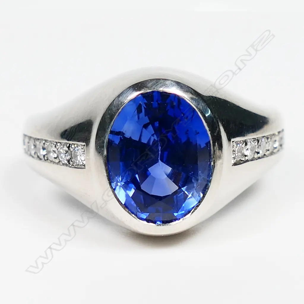 A bespoke Julian Bartrom platinum sapphire and diamond ring, Image 1++