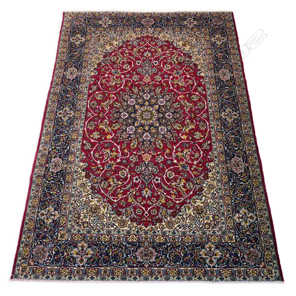 A large quality wool and silk Iranian Isfahan rug, Image 1++