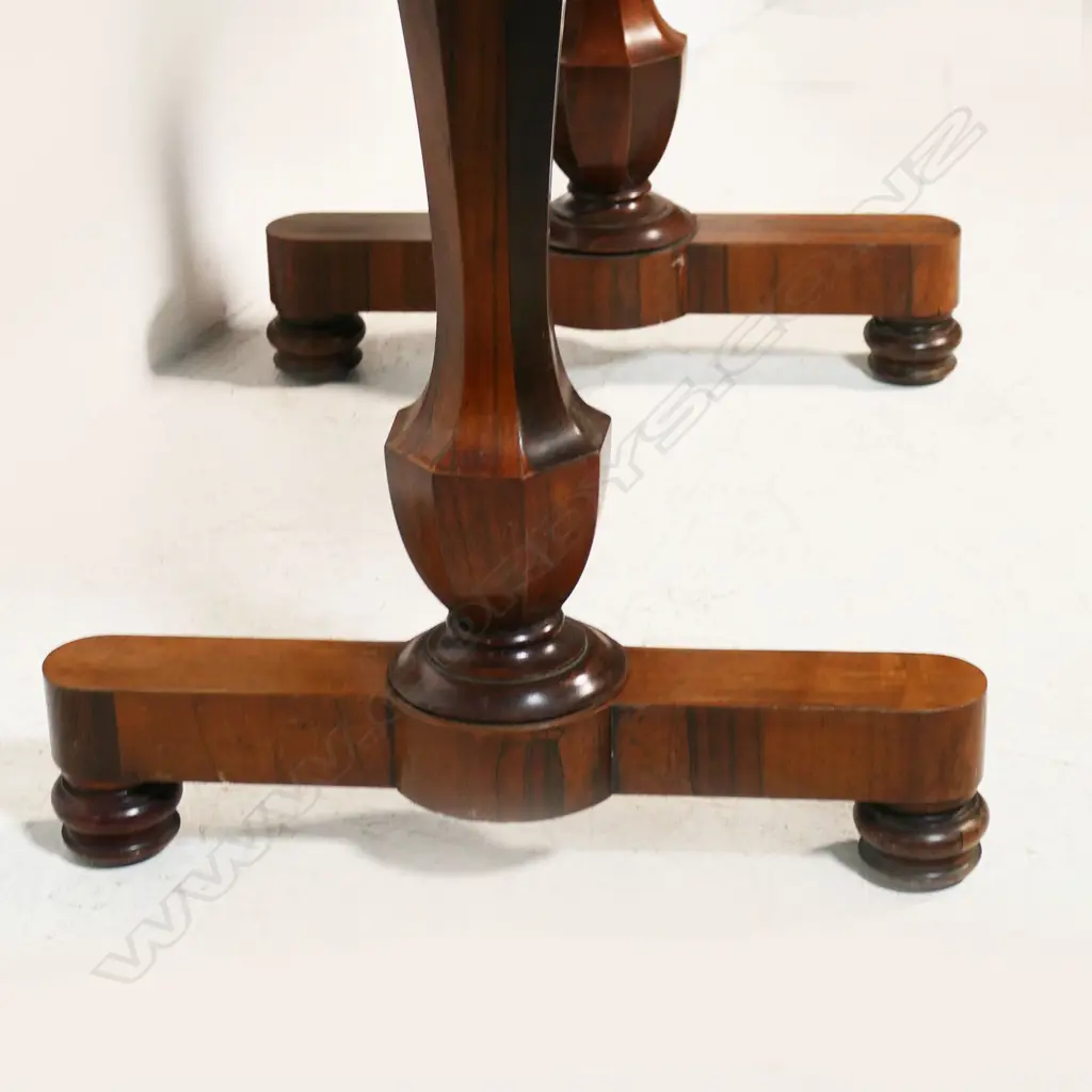 A William IV rosewood library table, Image 1++