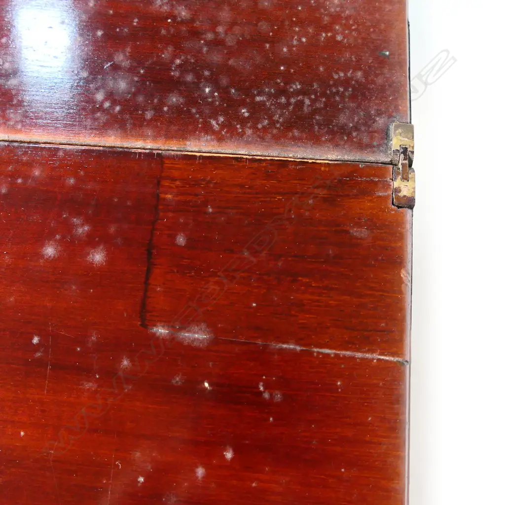 A Regency mahogany flap top supper table, Image 1++