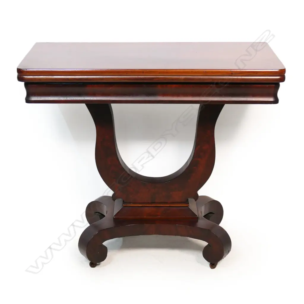A Regency mahogany flap top supper table, Image 1++