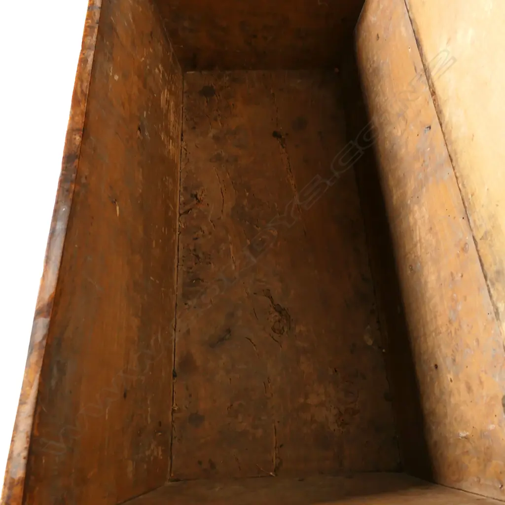 A 19thC figured elm dough bin, Image 1++