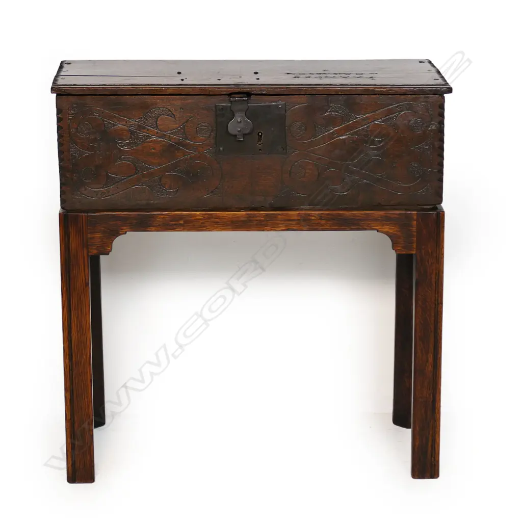 An 18thC oak bible box on stand, Image 1++