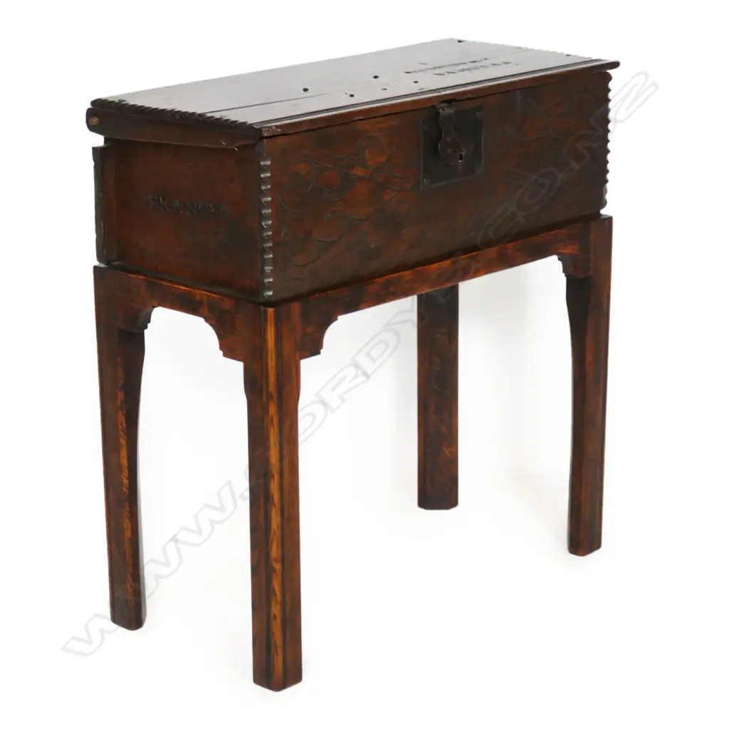 An 18thC oak bible box on stand, Image 1++