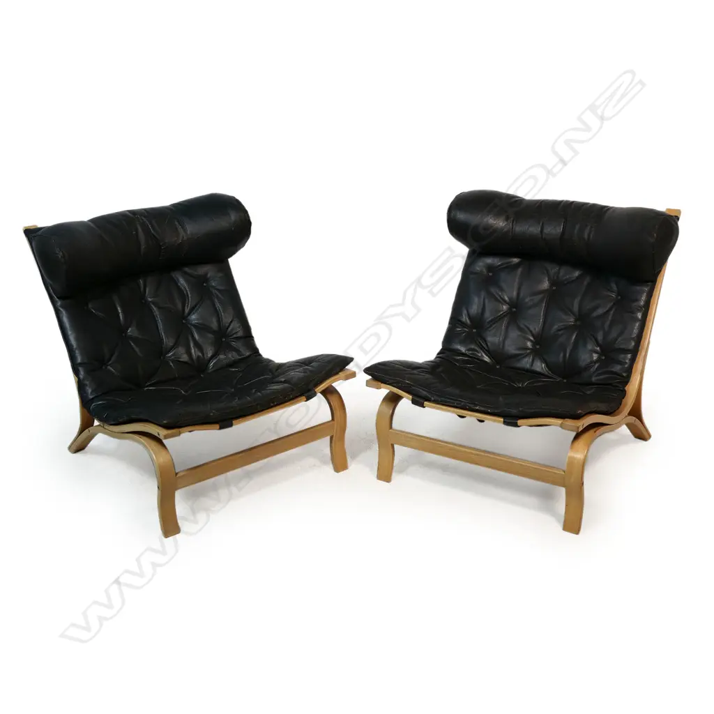 A pair of mid-century 'Skandi' lounge chairs, Image 1++