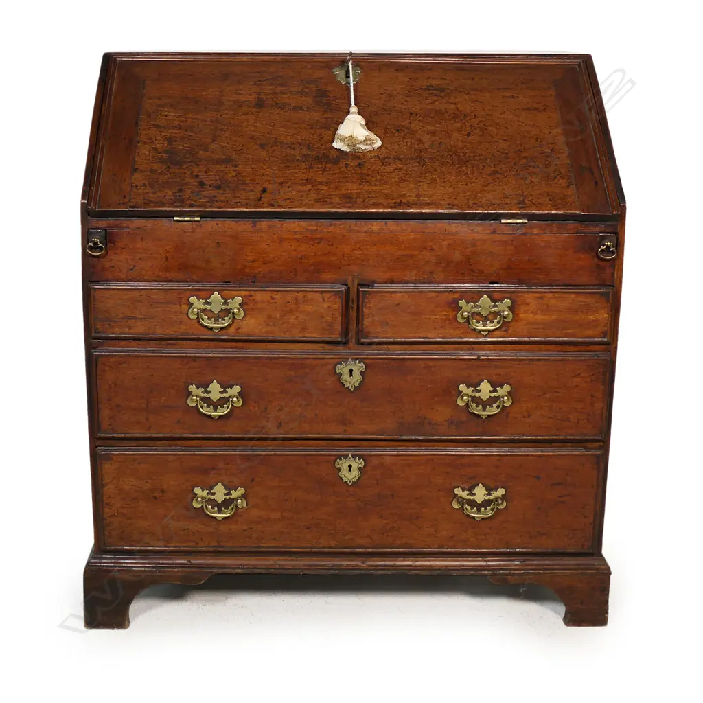 An early George III oak fall front bureau, Image 1++