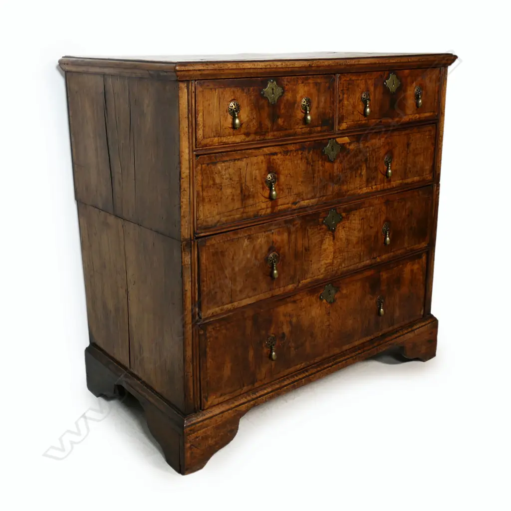 A George II walnut split chest, Image 1++