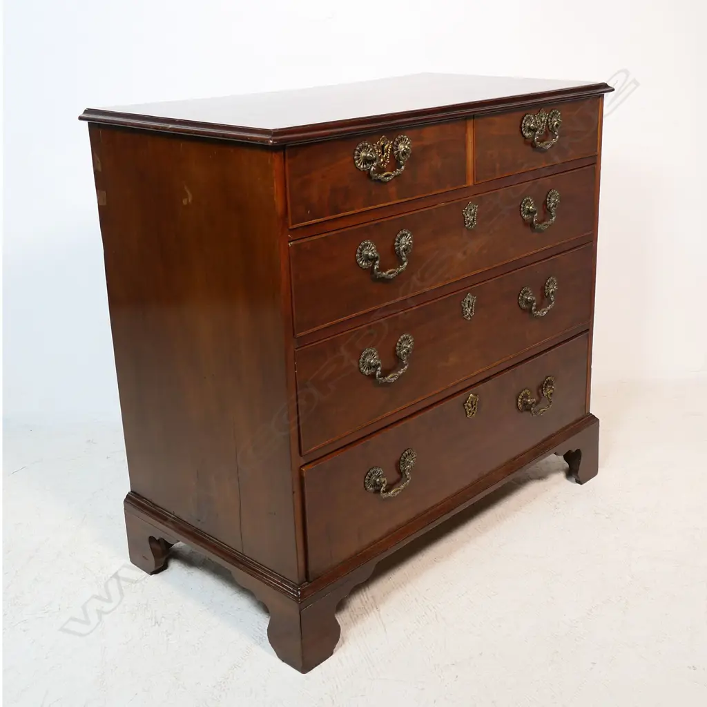 A classical George III mahogany small proportion flat front chest, Image 1++