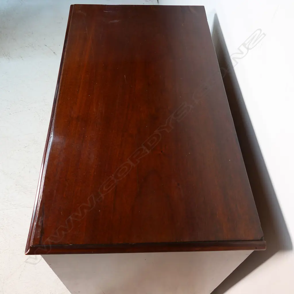 A classical George III mahogany small proportion flat front chest, Image 1++