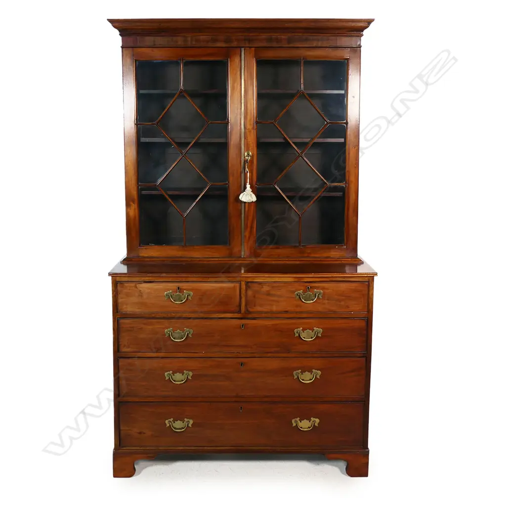 A Georgian mahogany bookcase chest, Image 1++
