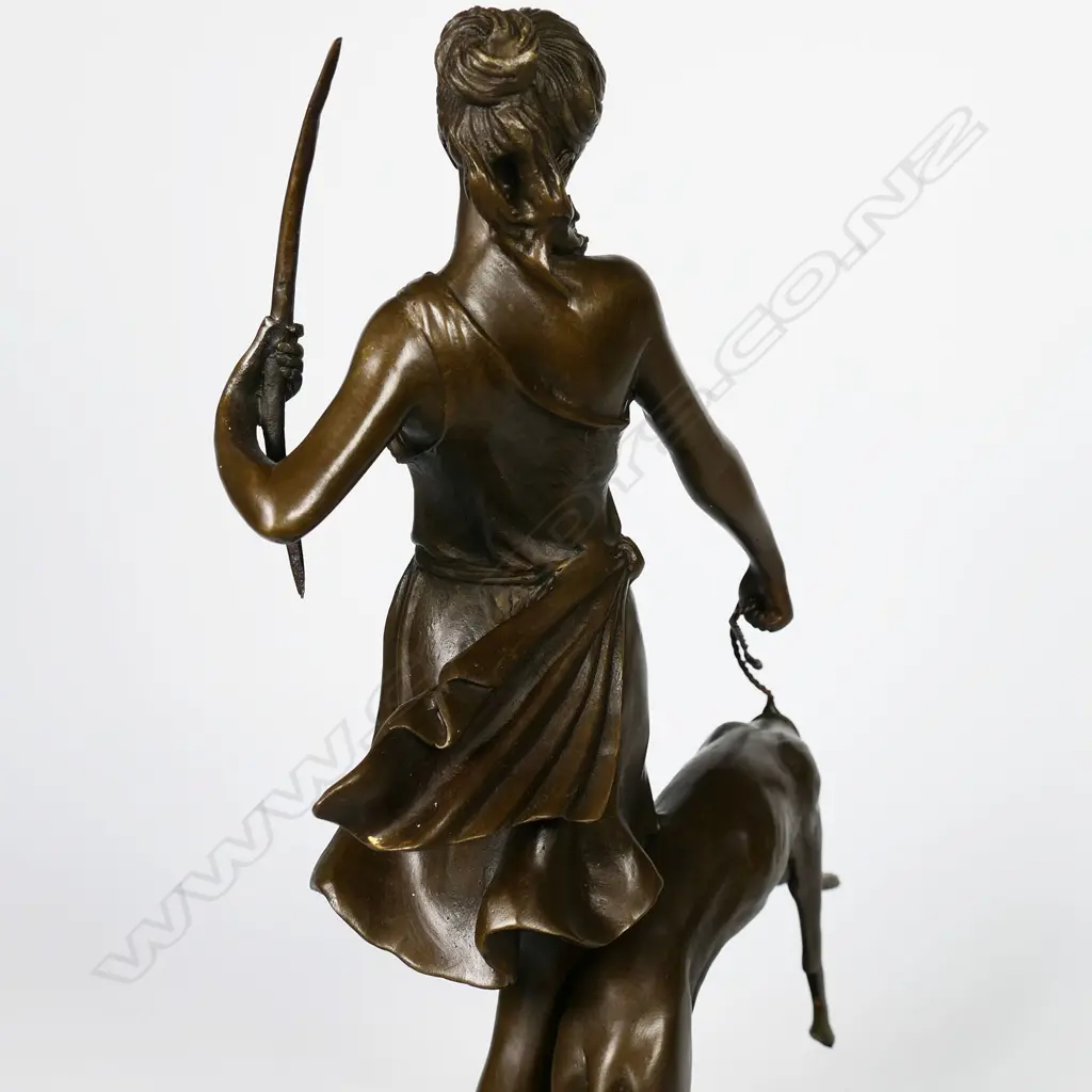 An Art Deco style quality bronze sculpture of Diana the Huntress, Image 1++