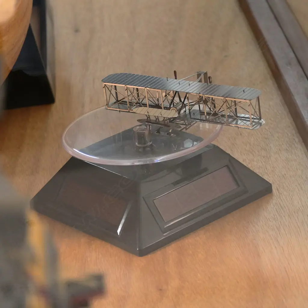 A scale model of Nelson's flagship H.M.S. Victory, Image 1++