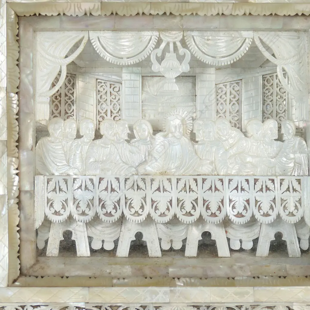 A 19thC European finely worked mother of pearl Last Supper artwork, Image 1++