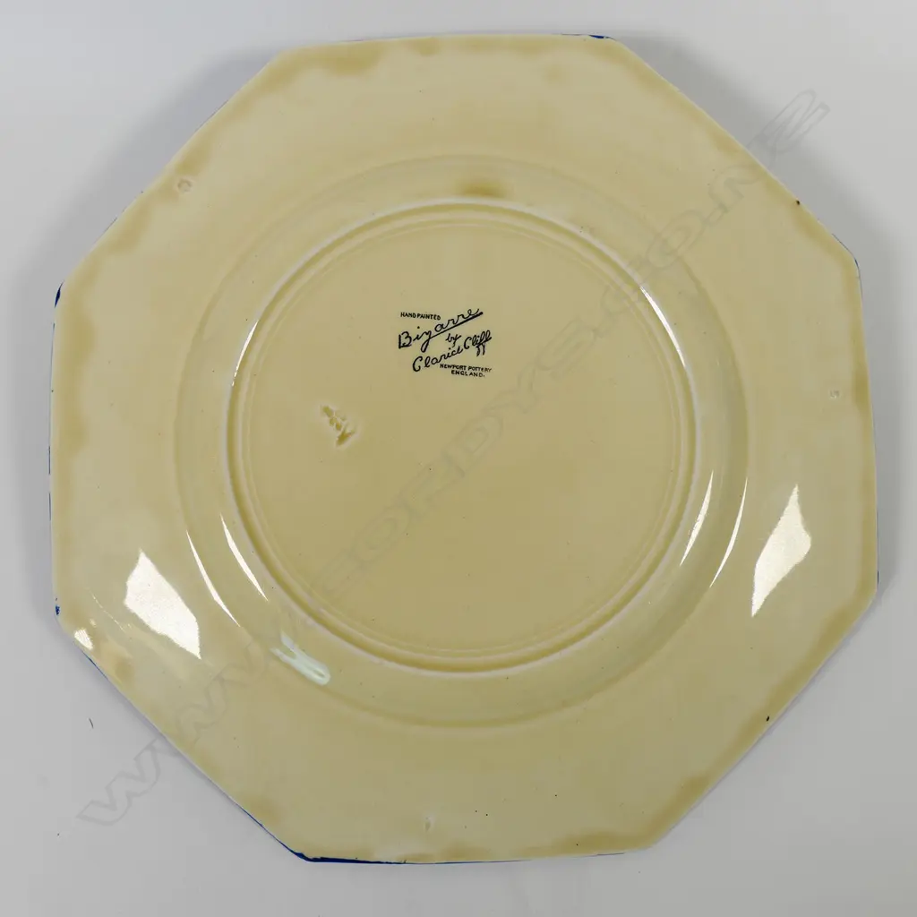 Clarice Cliff Bizarre 'Sunray' octagonal plate, Image 1++