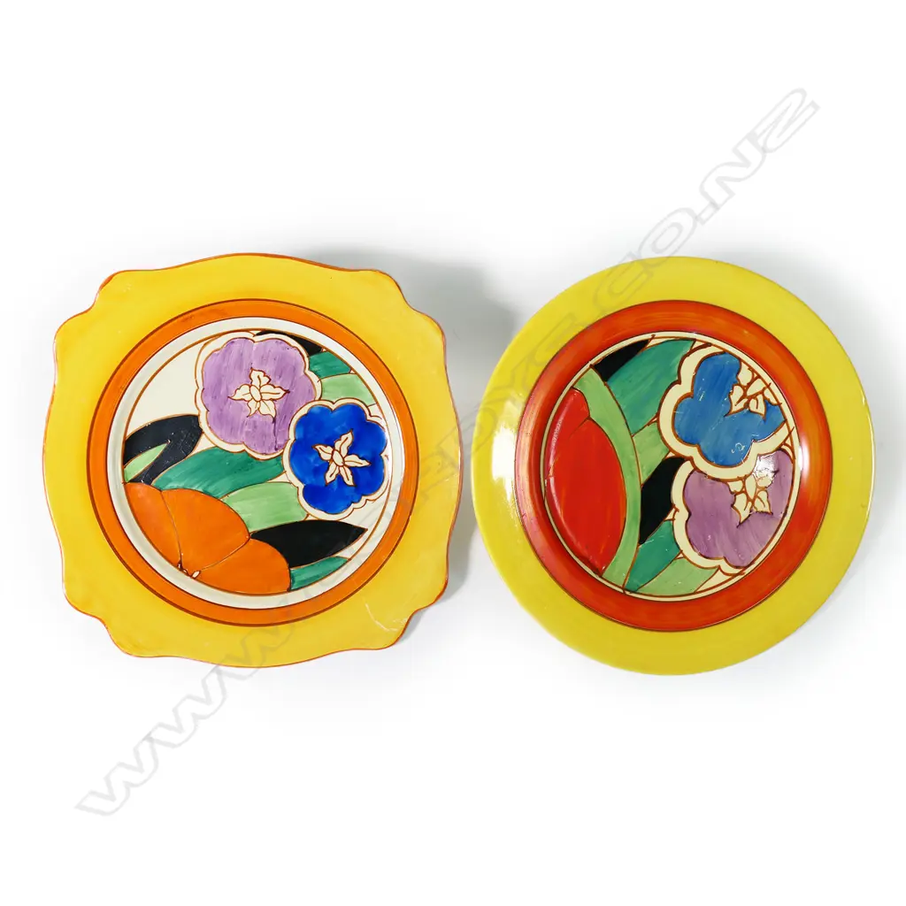 Two Clarice Cliff Fantasque 'Gardenia' plates, Image 1++