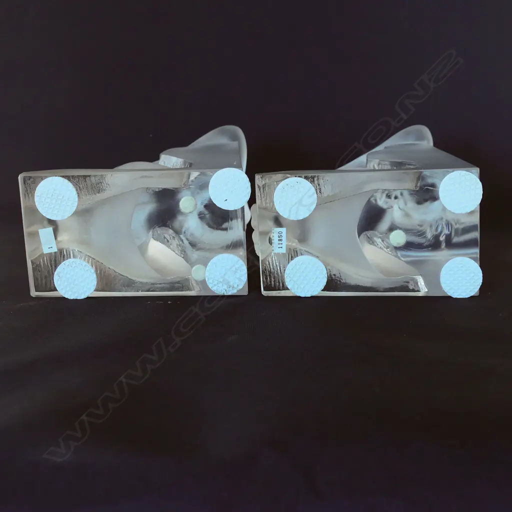 A pair of Lalique glass 'Reverie' bookends, Image 1++