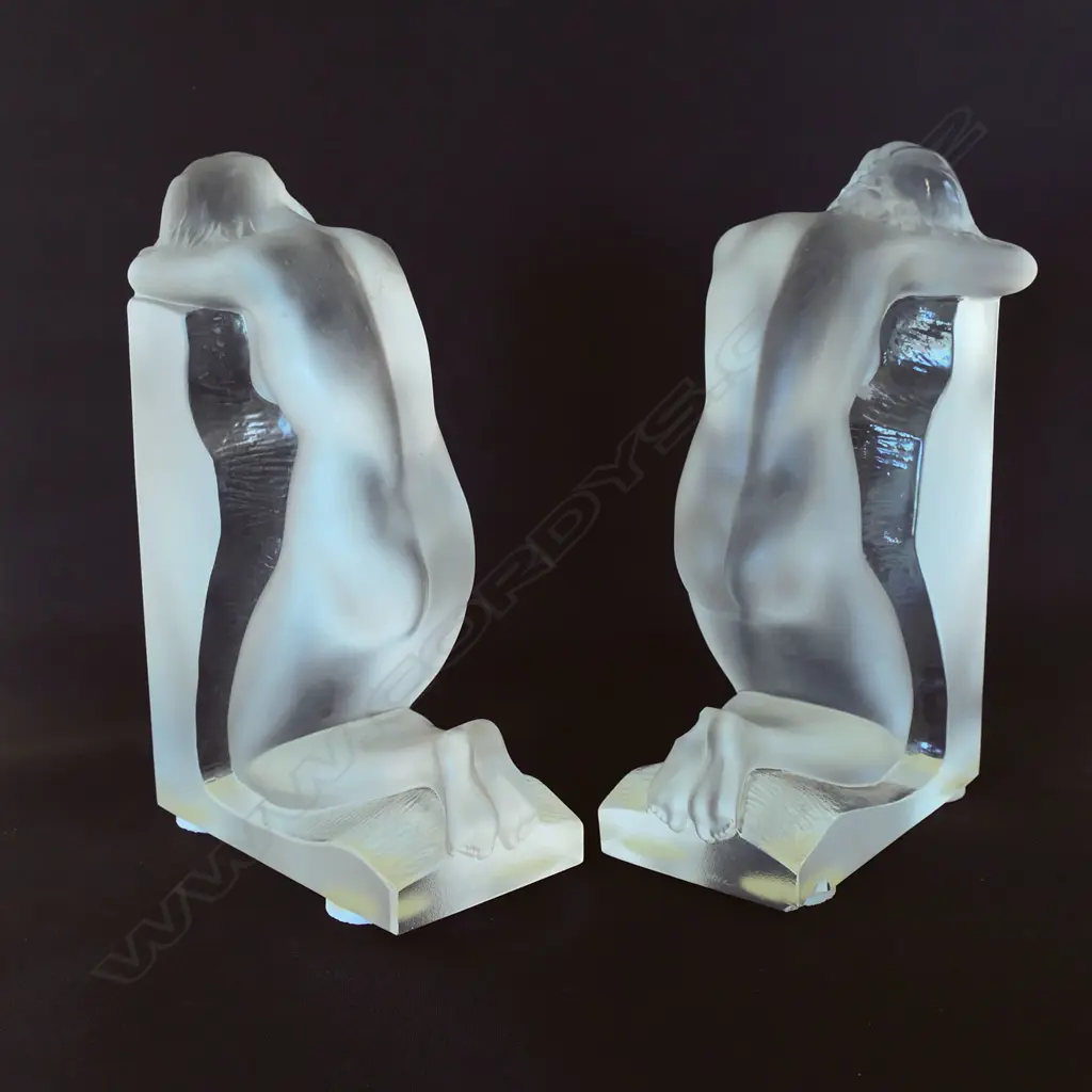 A pair of Lalique glass 'Reverie' bookends, Image 1++
