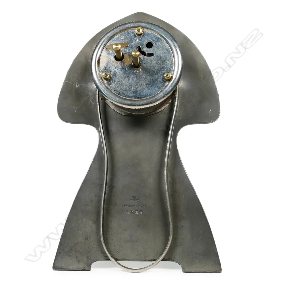 An 'English Pewter' (Tudric) pewter and enamel desk clock, Image 1++
