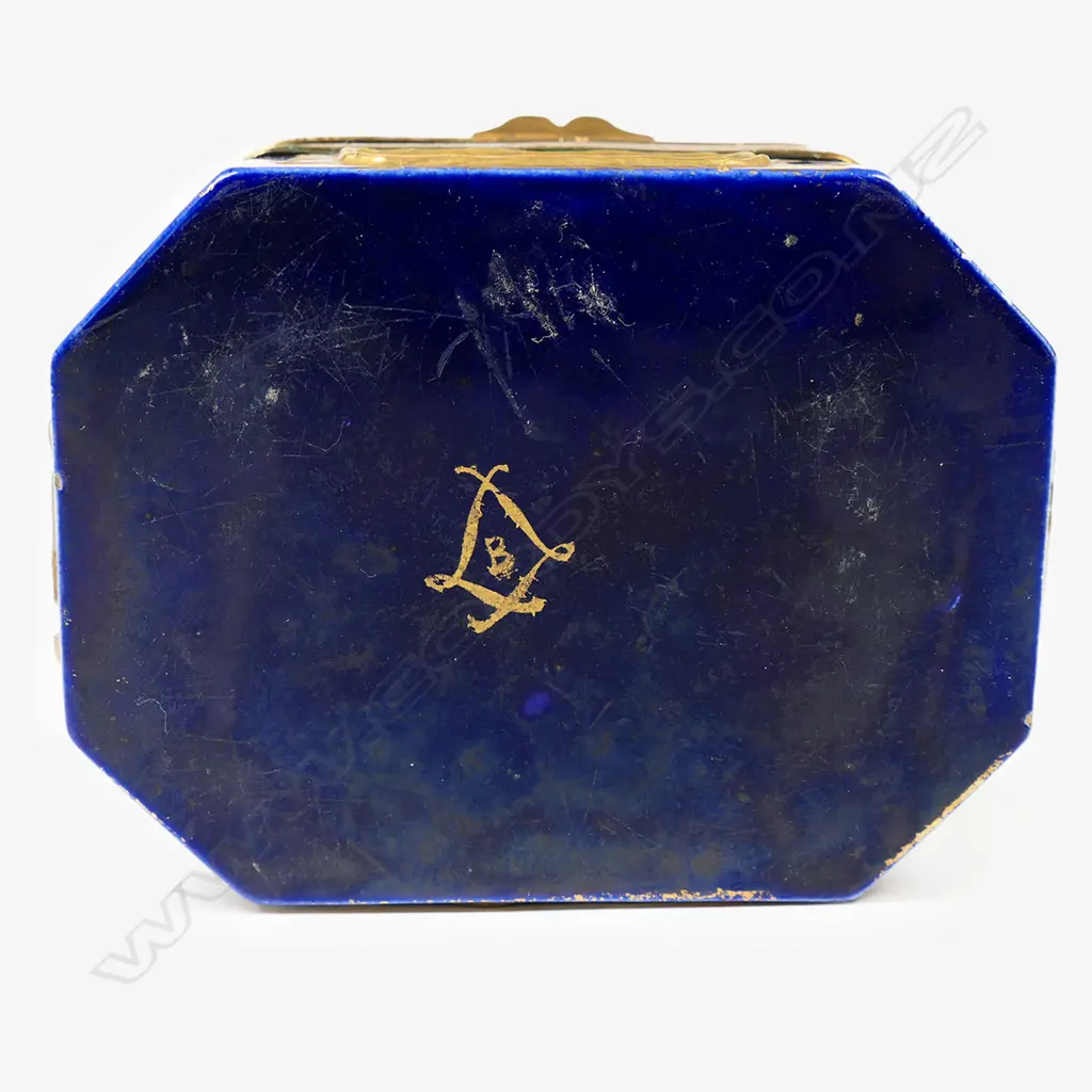 A 19thC Sevres hand painted porcelain box, Image 1++