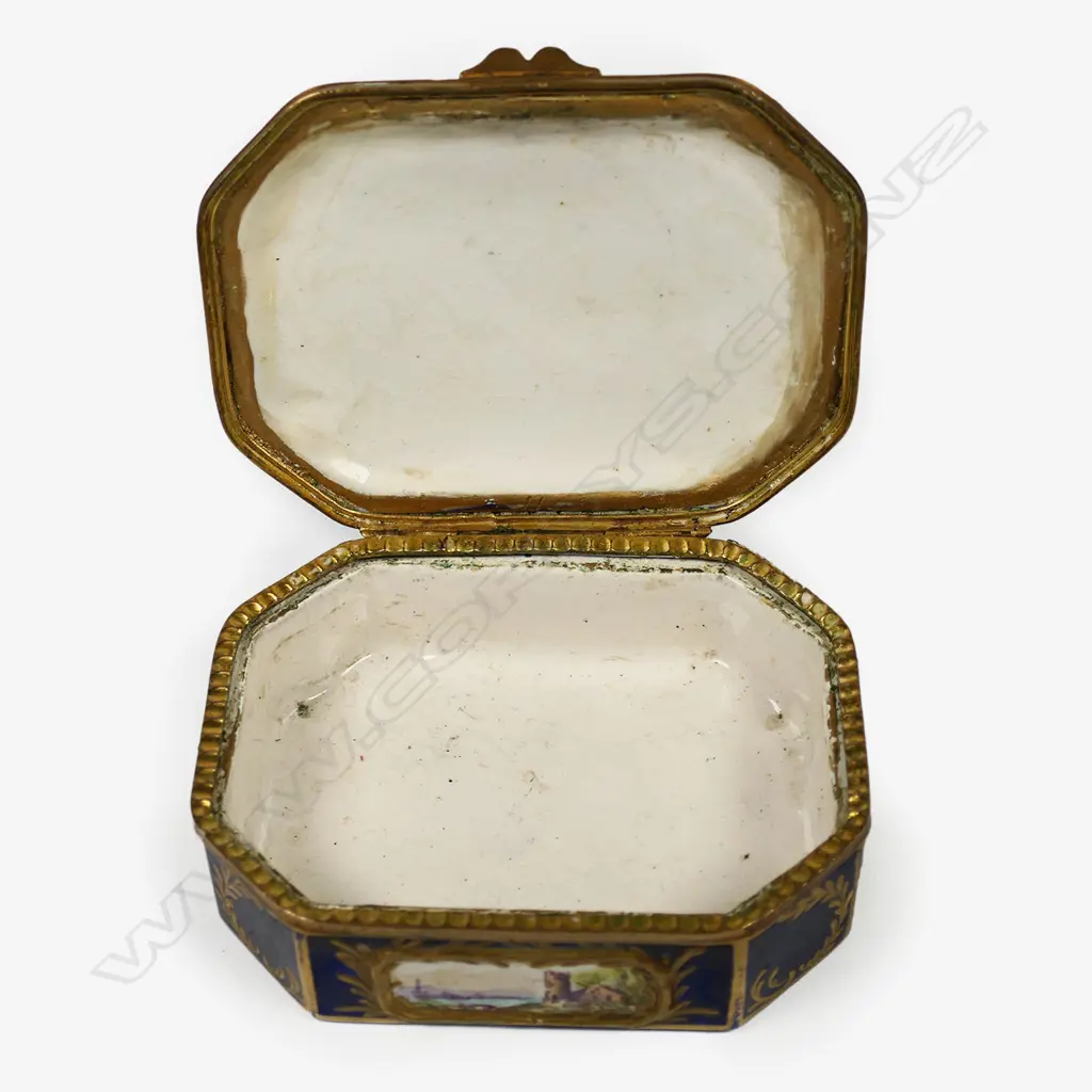 A 19thC Sevres hand painted porcelain box, Image 1++