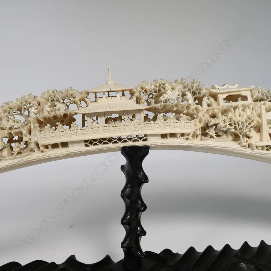 An outstanding old Chinese carved ivory elephant tusk, Image 1++