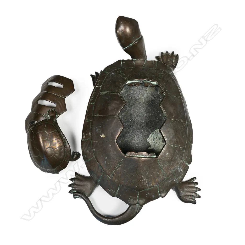 A Meiji period Japanese bronze tortoise potpourri, Image 1++