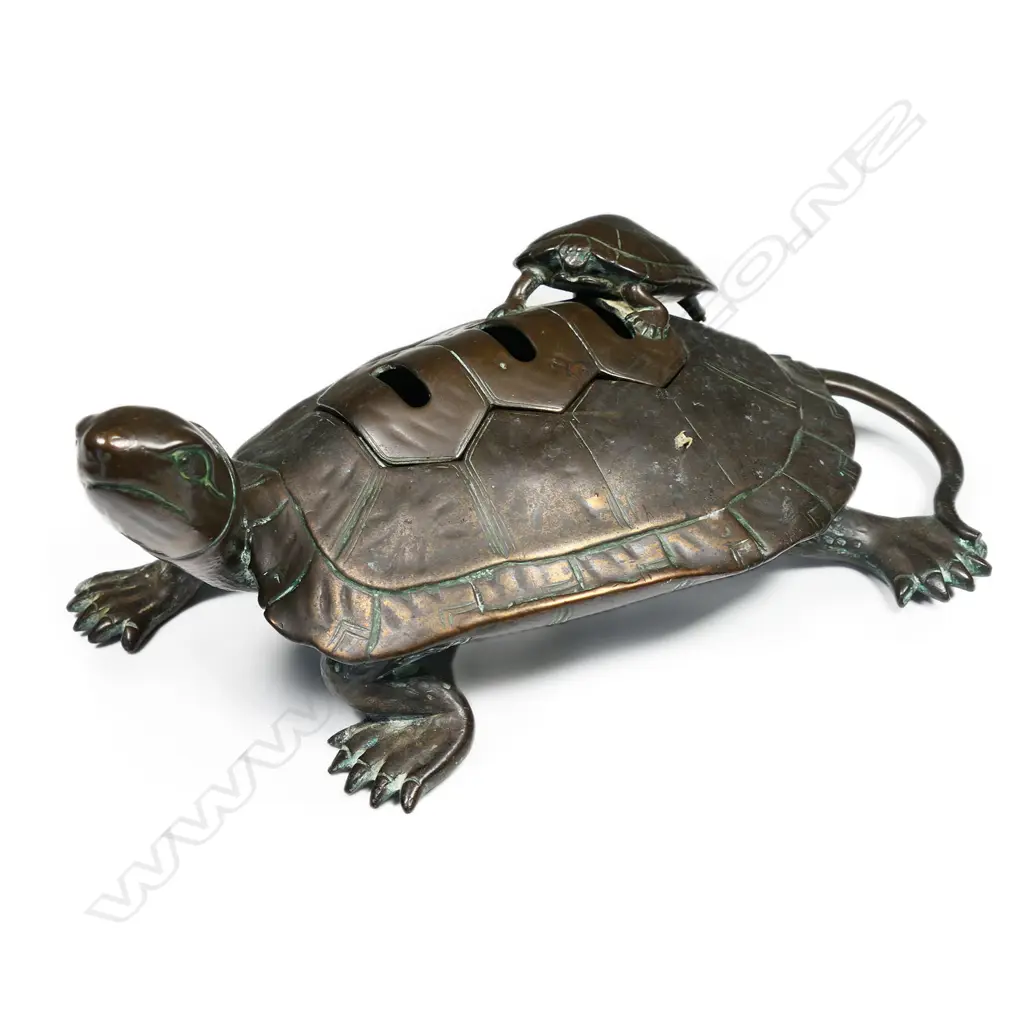 A Meiji period Japanese bronze tortoise potpourri, Image 1++